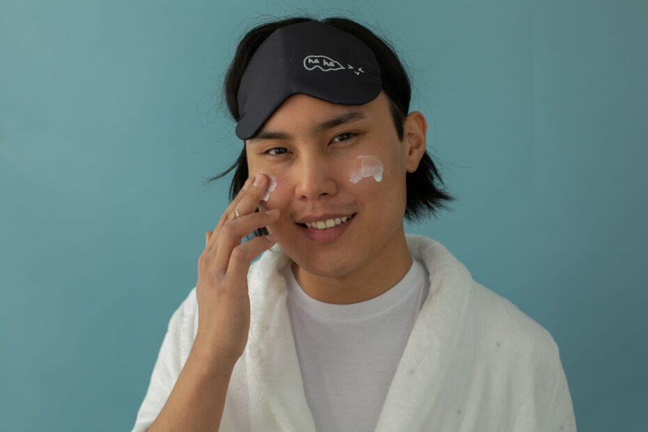 Illustration of Why Sleep Plays a Bigger Role in Skin Health Than Skincare Alone