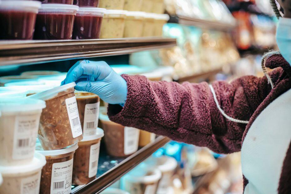 Illustration of Why Understanding Ingredient Labels Helps You Choose Better Products